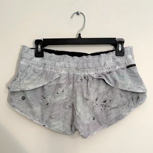 Lululemon Hotty Hot Shorts Running Workout Reversible Size 8